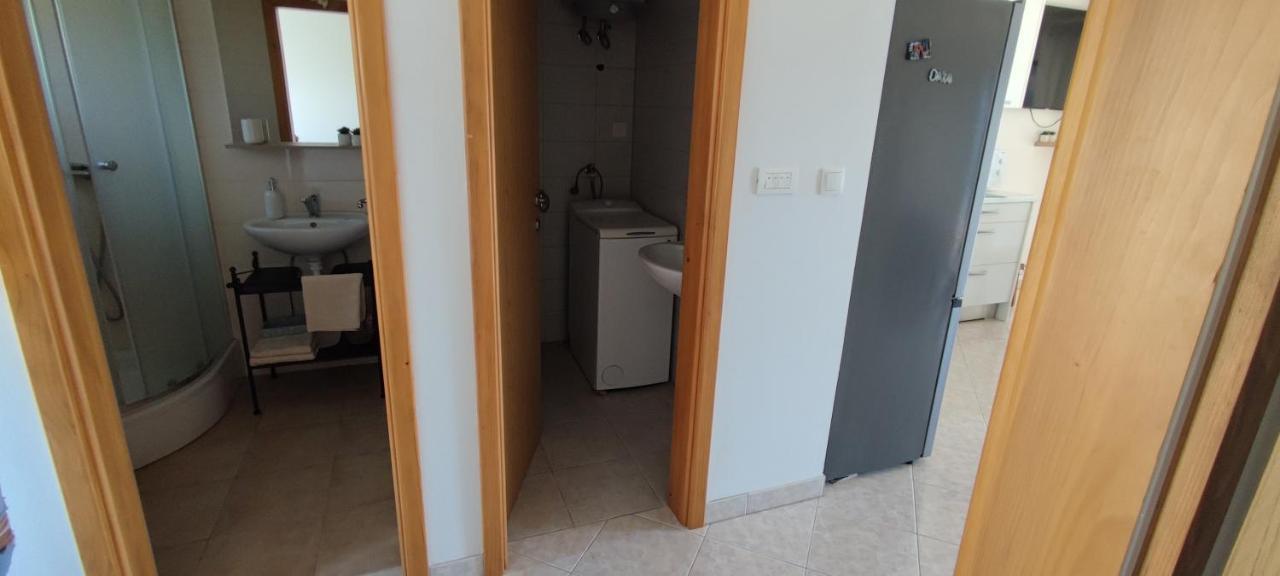מרינה Apartman Mila מראה חיצוני תמונה