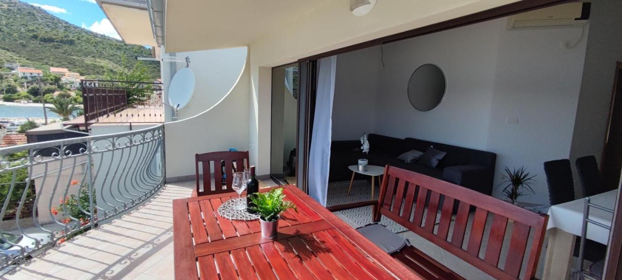 מרינה Apartman Mila מראה חיצוני תמונה